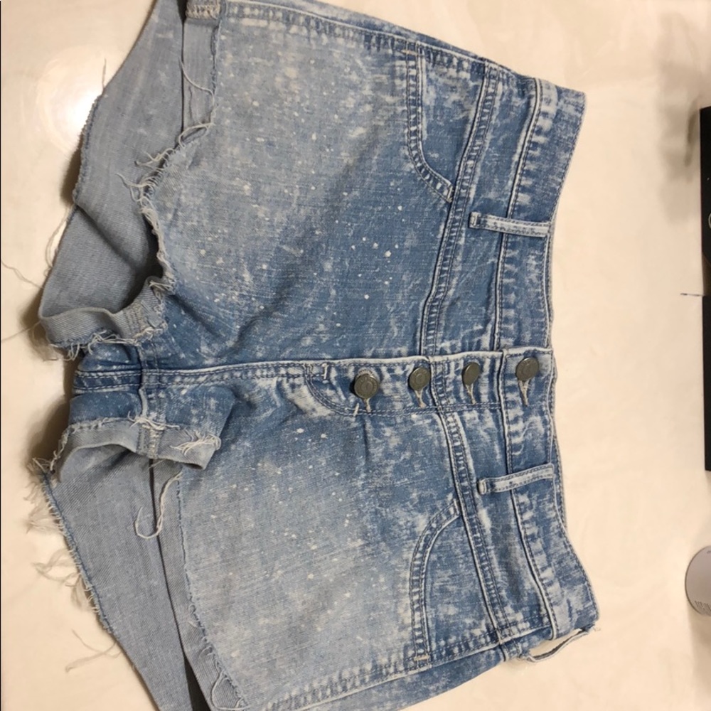 Acid wash hollister jeans!
